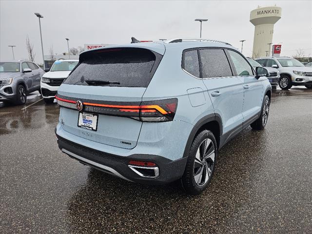 2025 Volkswagen Taos SE 4Motion