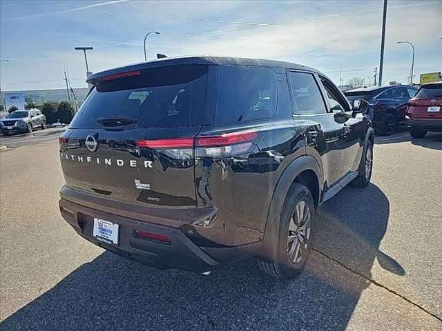 2025 Nissan Pathfinder S