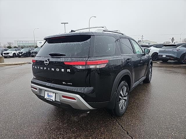 2025 Nissan Pathfinder SL
