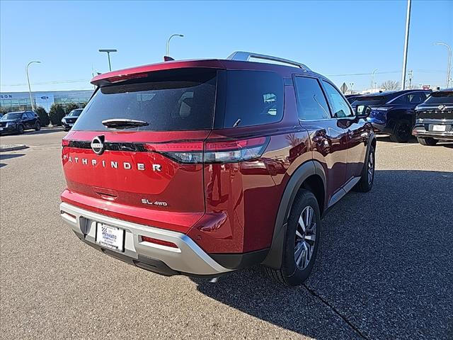 2025 Nissan Pathfinder SL