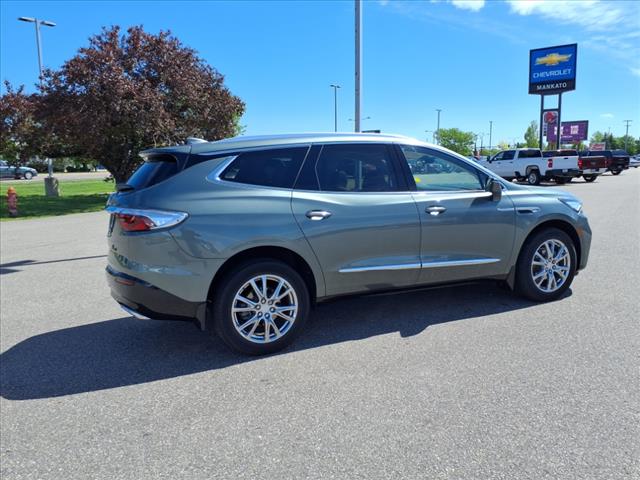 2022 Buick Enclave Essence