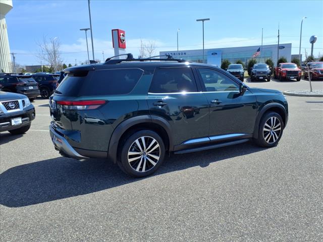 2023 Nissan Pathfinder Platinum