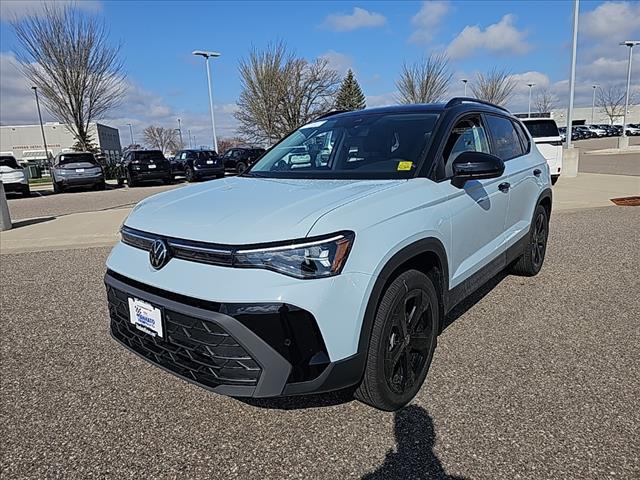 2025 Volkswagen Taos SE Black 4Motion