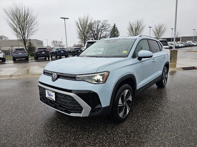 2025 Volkswagen Taos SE 4Motion