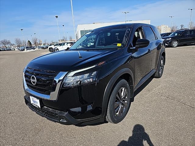 2025 Nissan Pathfinder S