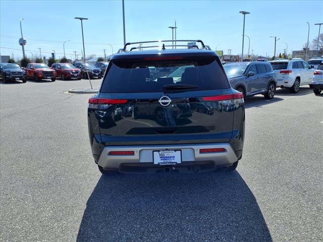 2023 Nissan Pathfinder Platinum
