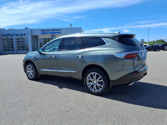 2022 Buick Enclave Essence