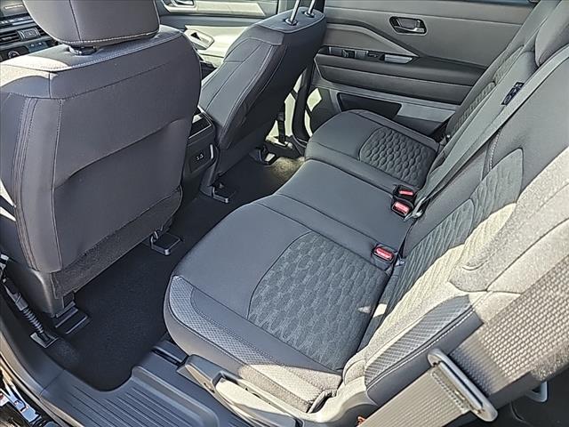 2025 Nissan Pathfinder S