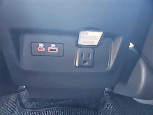 2025 Nissan Frontier SL