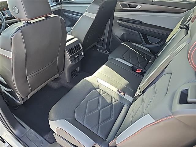 2025 Volkswagen Atlas Peak Edition 4Motion