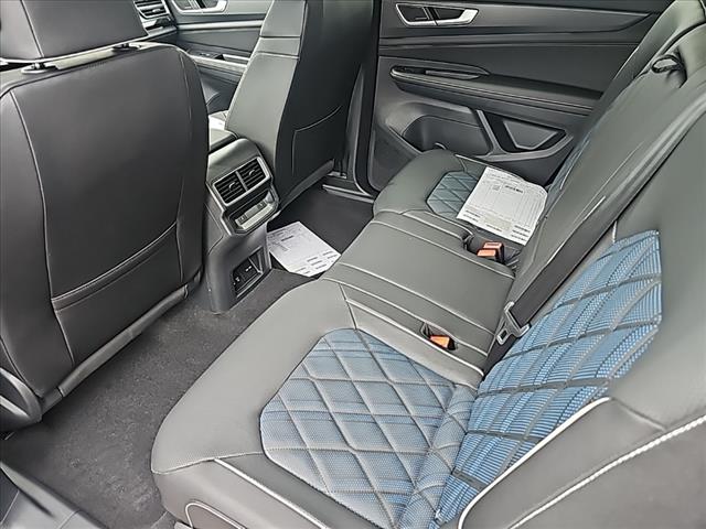 2025 Volkswagen Atlas Cross Sport SEL Premium R-Line 4Motion