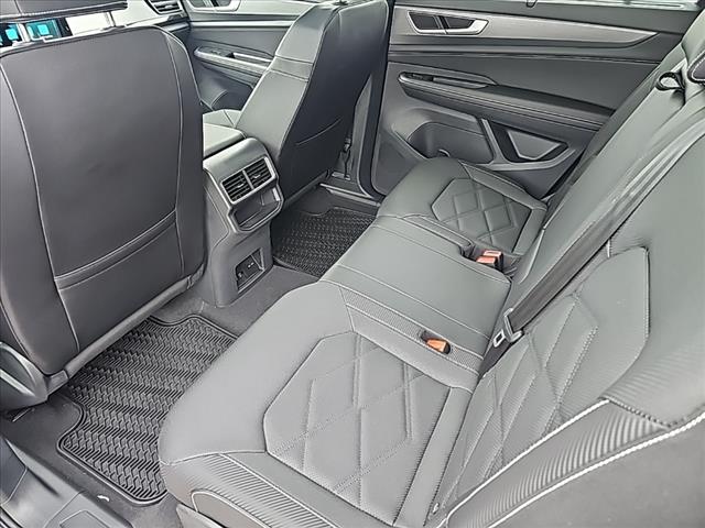 2025 Volkswagen Atlas Cross Sport SE 4Motion
