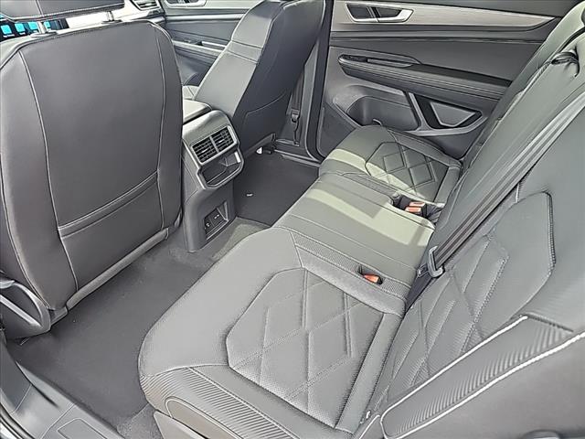 2025 Volkswagen Atlas Cross Sport SE 4Motion
