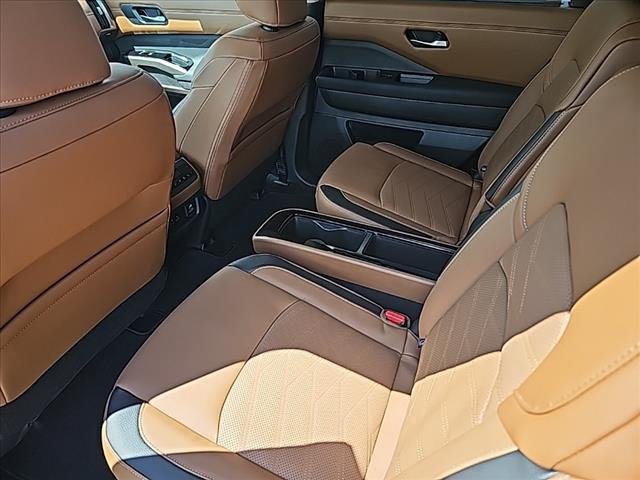 2025 Nissan Pathfinder Platinum