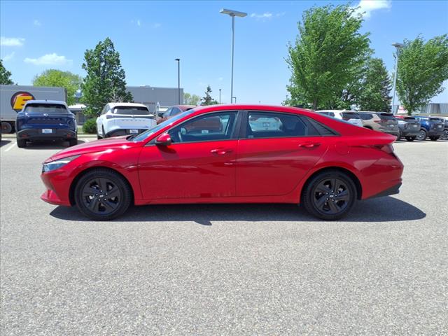 2022 Hyundai ELANTRA SEL