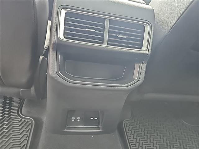 2025 Volkswagen Atlas Cross Sport SE 4Motion
