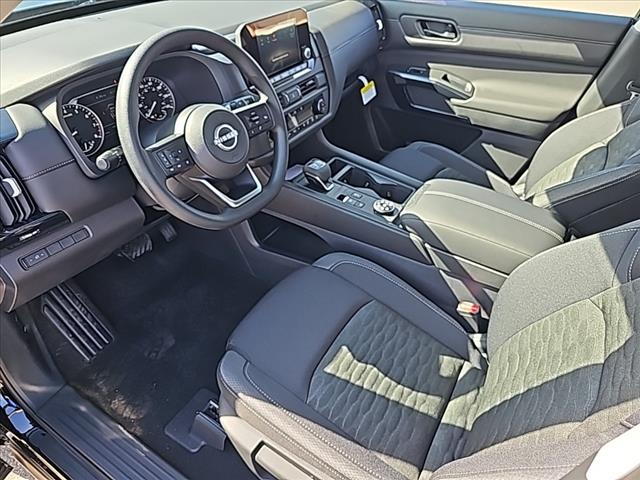 2025 Nissan Pathfinder S