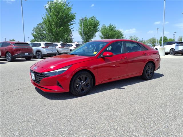 2022 Hyundai ELANTRA SEL