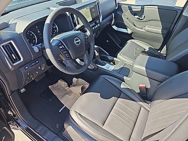 2025 Nissan Frontier SL