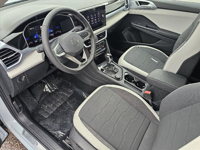 2025 Volkswagen Taos SE 4Motion
