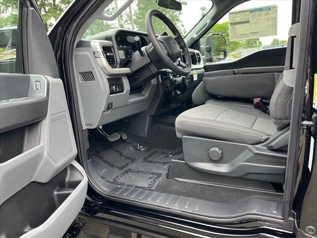 2025 Ford F-350 Super Duty XL