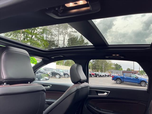 2021 Ford Edge Titanium