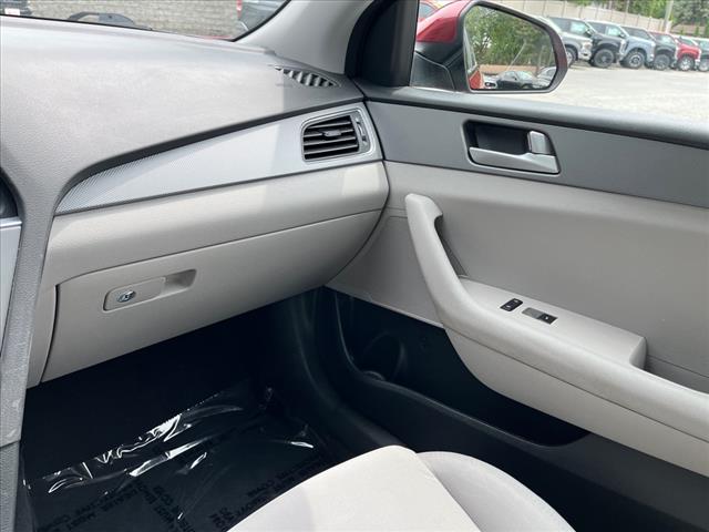 2016 Hyundai SONATA 2.4L SE