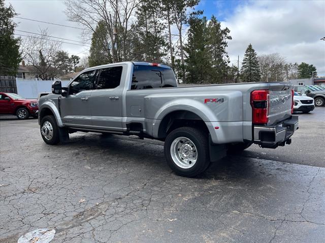 2023 Ford F-450 Super Duty LARIAT