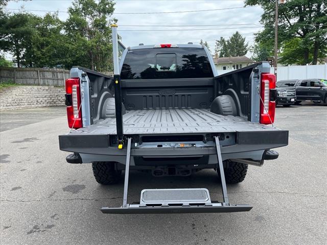 2025 Ford F-350 Super Duty LARIAT