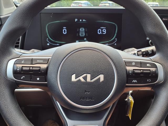 2023 Kia Sportage LX - Photo 11