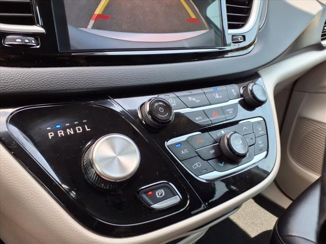 2024 Chrysler Pacifica Touring L - Photo 14