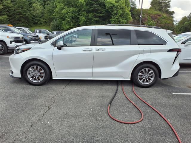 2023 Toyota Sienna  - Photo 3