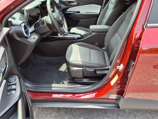2024 Chevrolet Trax LT - Photo 7