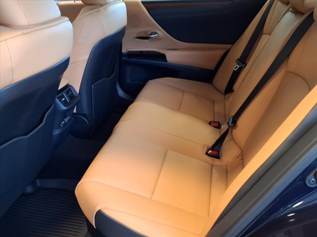 2025 Lexus ES 300h 300h