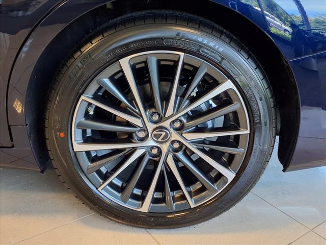 2025 Lexus ES 300h 300h