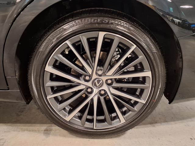 2025 Lexus ES 300h 300h