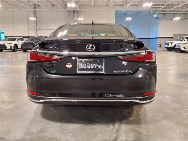 2025 Lexus ES 300h 300h