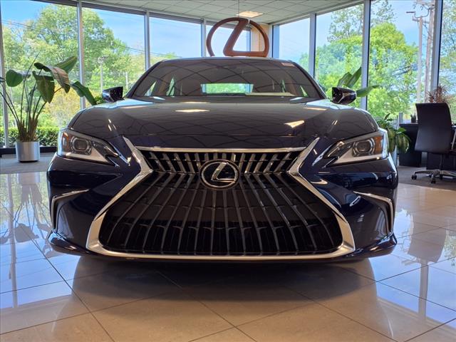 2025 Lexus ES 300h 300h