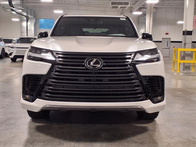 2025 Lexus LX 700h 