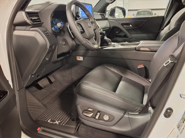 2025 Lexus LX 700h 