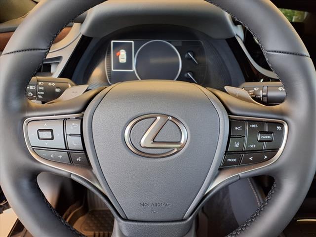 2025 Lexus ES 300h 300h