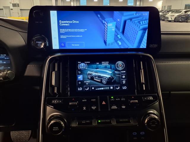 2025 Lexus LX 700h 