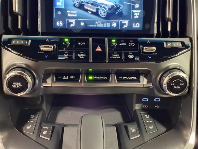 2025 Lexus LX 700h F SPORT Handling