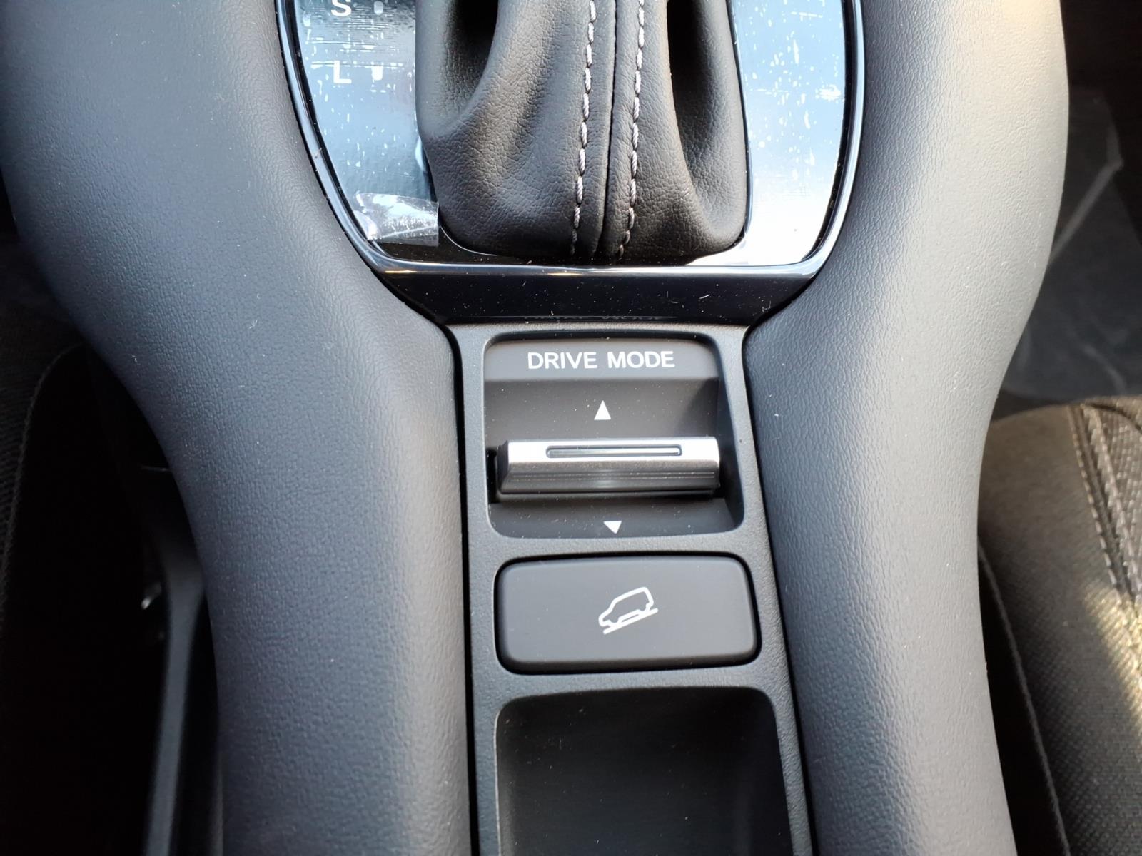 New 2026 Platinum White Honda LX image 10