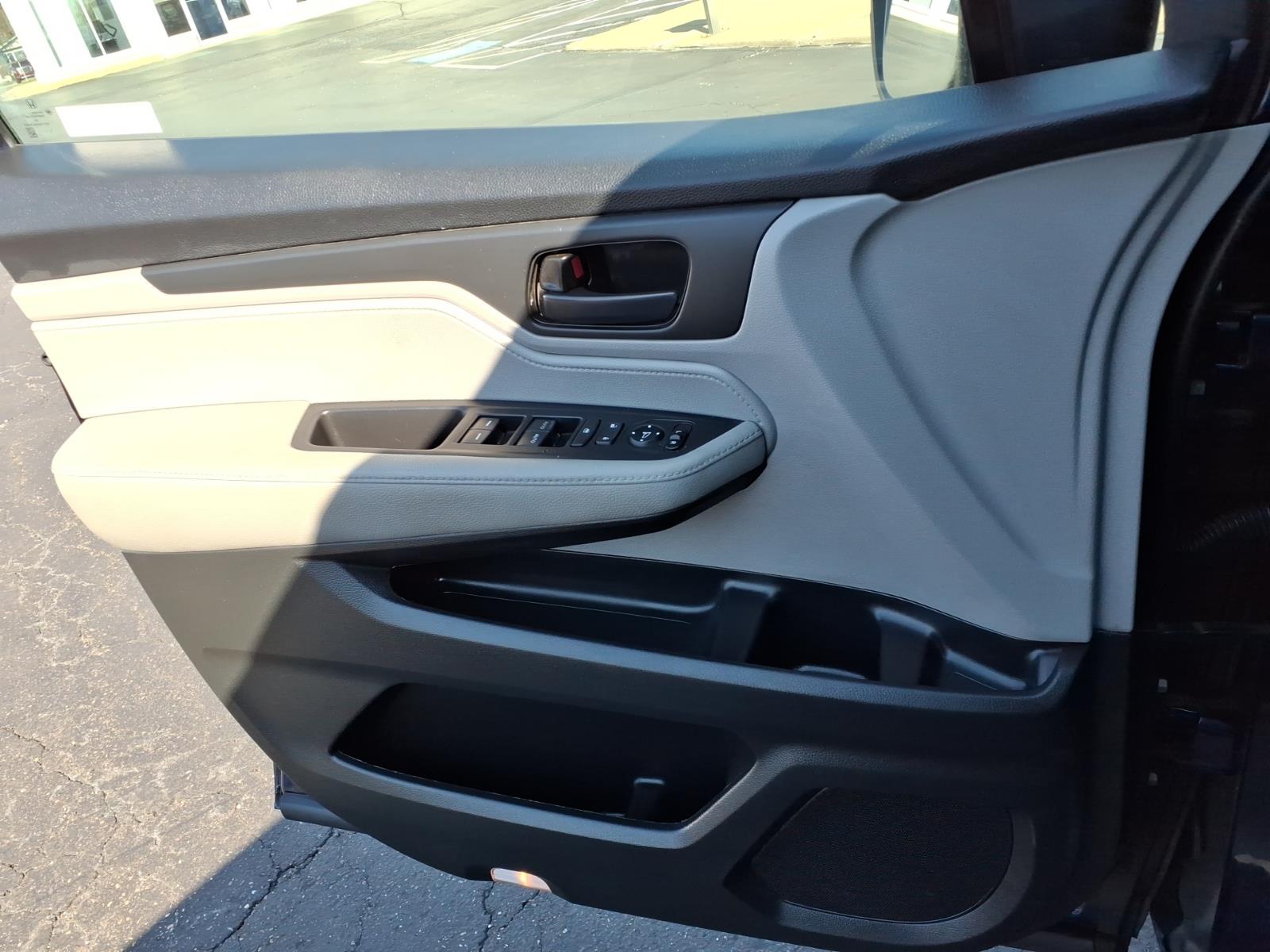 Used 2019 Blue Honda LX image 10