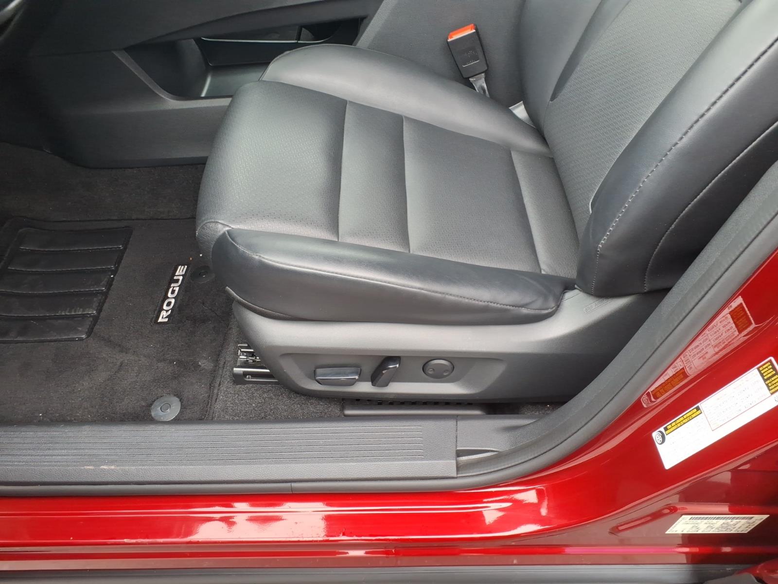 Used 2023 Scarlet Ember Nissan SV image 10