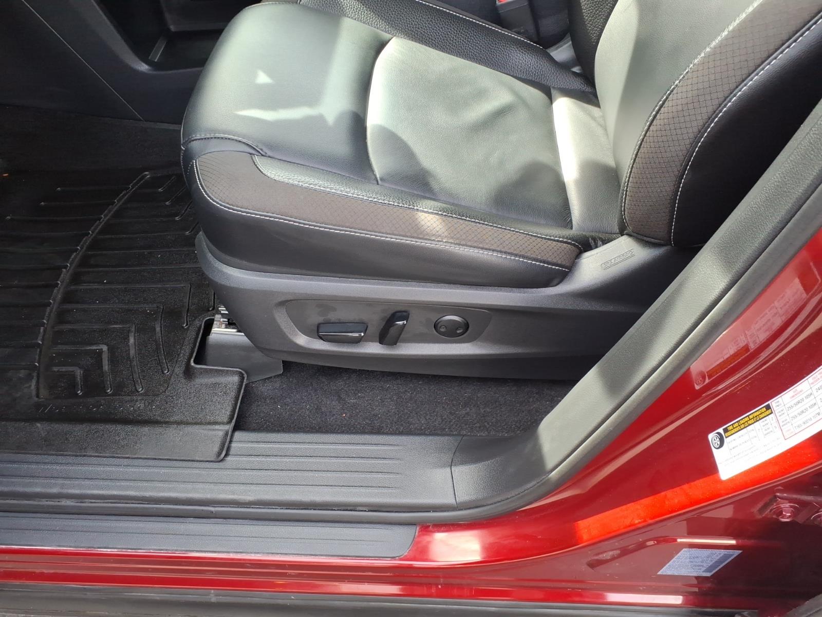 Used 2022 Red Nissan SL image 10