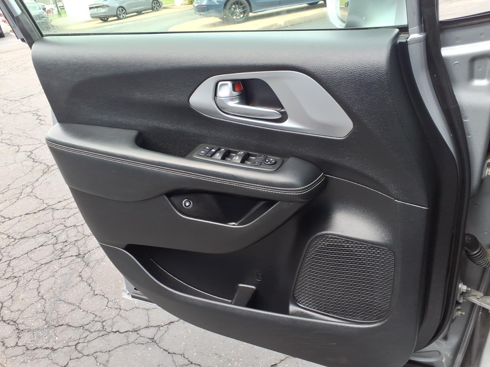 Used 2020 Silver Chrysler Touring image 11