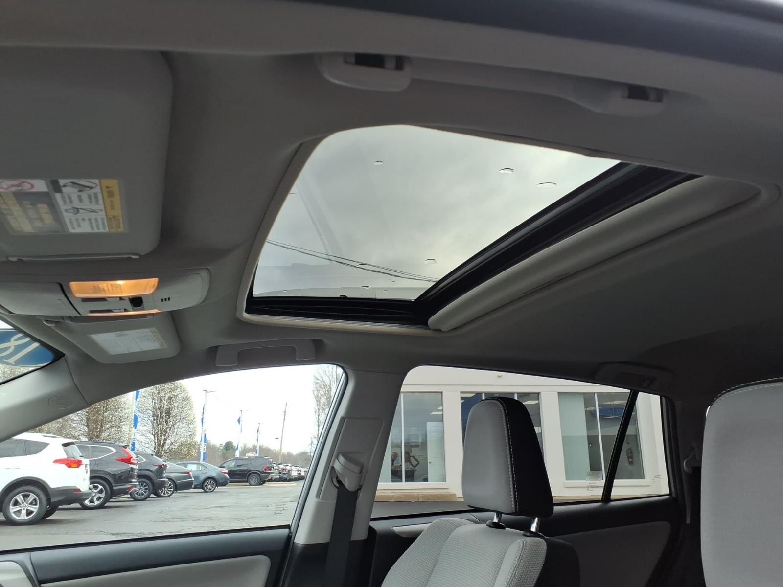 Used 2018 Silver Toyota  image 11