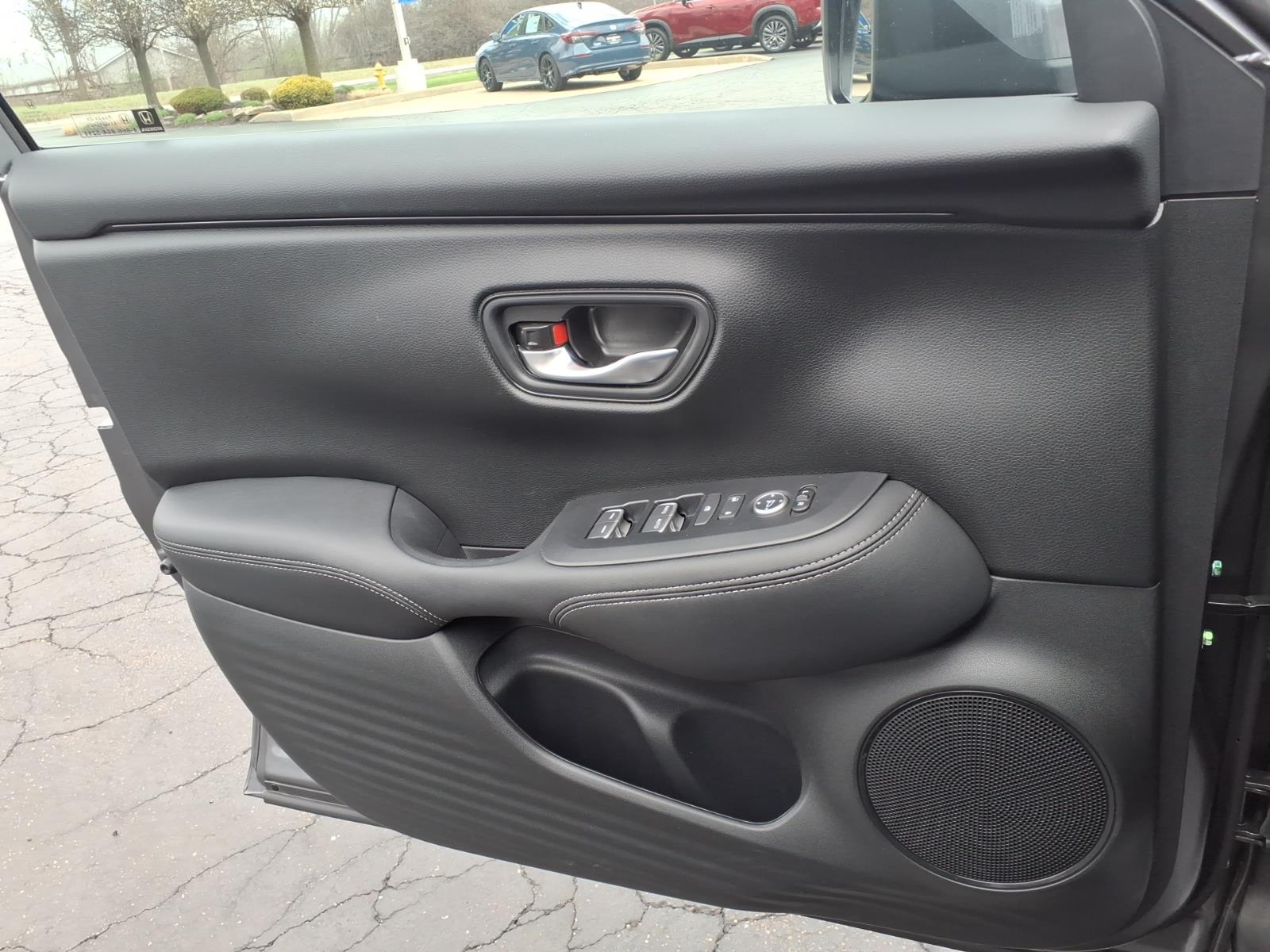 Certified Used 2025 Modern Steel Metallic Honda EX-L image 11